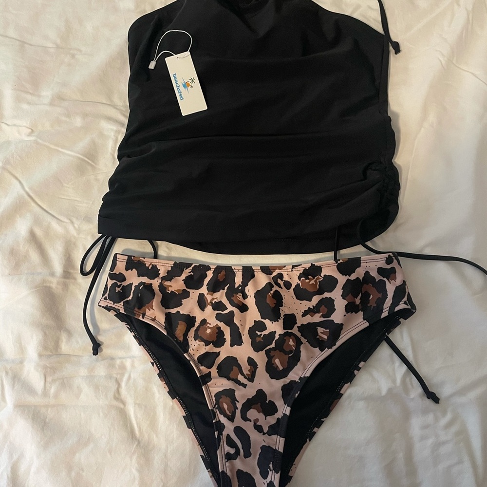 Bathing suit - Picture 2 of 2